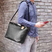 SUOLO|日本簡約時尚牛皮側背包 黑色