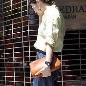 CLEDRAN|經典主打星 真皮珠扣皮革手拿/側背包 駝黃