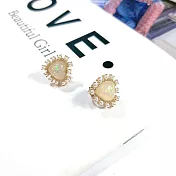 【Ada】氣質立體寶石愛心珍珠圍繞造型耳環 耳夾 (金色 夾式耳環 無耳洞)