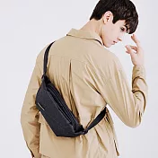 NIID Urbanature Radiant R0 運動通勤胸包曜石黑