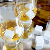 《OUTSET》威士忌冰石9入 | 飲料 冰塊 不稀釋不融化 - 白