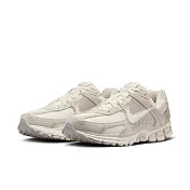 NIKE ZOOM VOMERO 5 男休閒鞋-白-HF1553100 US5 白色