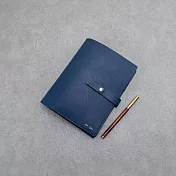 Be Two 手工皮件 ∣筆記本 A5 活頁 客製燙金 【深藍牛皮 圓型花釦】