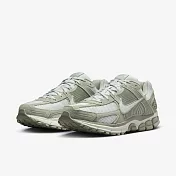 NIKE ZOOM VOMERO 5 男休閒鞋-綠-HF1553300 US7.5 綠色