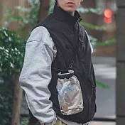 日本KiU 363-508 螺旋拚織 小水桶防水斜背包, 側邊有登山扣和菊花繩