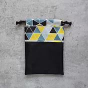 《梵緹希》旅行防水束口收納袋16x20《三角黃格》 黑底