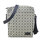 ISSEY MIYAKE 三宅一生 BAOABO VOYAGER 斜背包- 沙米色