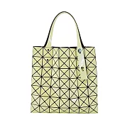 ISSEY MIYAKE 三宅一生 BAOBAOPRISM 7x7金屬漆面手提包- 淺黃