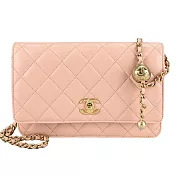 CHANEL LOGO 菱格粒紋小羊皮金球WOC手拿/斜背包(珊瑚粉)