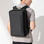 【KINGSONS】極簡立體商務雙層後背包｜USB充電孔｜容納15.6吋筆電 紳士黑
