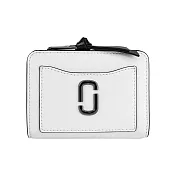 MARC JACOBS The Snapshot 防刮皮革暗釦二折撞色短夾 (白色/黑色)