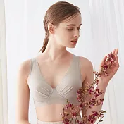 日本【GUNZE郡是】輕著深V 蓬鬆加量杯 寬帶不押肩 背心式無鋼圈胸罩 M 灰銀