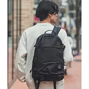 日本KiU 111 底部分層 防水機能後背包 無 黑色