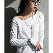 日本Antiqua｜微露鎖骨斜領｜長袖T恤｜全棉舒適俐落臉部線條｜實穿包色基本款 L 白色