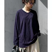 日本Antiqua｜復古質感V領口袋｜長袖T恤｜全棉輕鬆駕馭隨興造型｜實穿包色基本款｜男女適用 M-L 紫色Regular