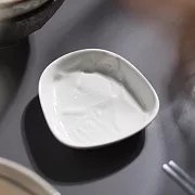 【日本Kakuni】風水招財貓 陶瓷醬油小皿8cm ‧ 白(健康運)