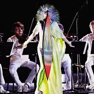 Björk / Vulnicura Strings(碧玉 / 必癒療程 (全新弦樂版))