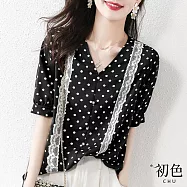 【初色】蕾絲點綴小波點寬版V領五分袖收口短袖排釦T恤上衣-共2色-68385(M-2XL可選) M 黑色