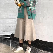 【言】花瓣下擺飾排釦百搭針織裙(2色) FREE 燕麥色