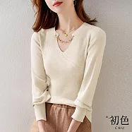 【初色】素色簡約V領拼接鍊條裝飾長袖針織衫顯瘦打底內搭T恤上衣-共3色-30847(F可選) F 杏色