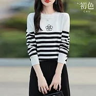 【初色】韓版寬鬆撞色條紋印花刺繡山茶花園領長袖打底毛衣上衣女上衣-白色-38430(F可選) F 白色