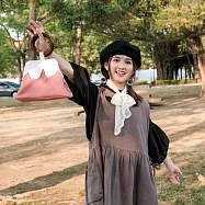 偷偷喊我 | 富士山木環手提包 ― 嫣紅粉