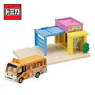 【日本正版授權】TOMICA 新城鎮 幼稚園校車組 內附小車 城鎮系列/場景玩具 幼稚園車組 多美小汽車