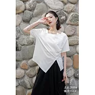 O-ni O-ni進口舒適超透氣羅馬棉造型小方領別緻設計款下擺不規則剪裁修身短袖上衣(品質保證)_2989 F 白色