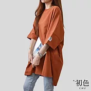 【初色】簡約純色貼標圓領短袖中大尺碼寬鬆中長T恤上衣女上衣-共4色-33444(F可選) F 橘紅色