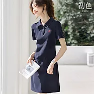【初色】學院風收腰撞色刺繡半門襟單排扣POLO領短袖中長裙連衣裙連身洋裝-共2色-12156(M-2XL可選) M 藏青色