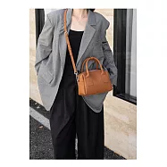 O-ni O-ni全新品精選優質頭層牛皮超大空間輕巧大容量百搭小旅行實用名媛最愛波斯頓包(品質保證)(bag-6117) 焦糖色