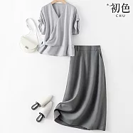 【初色】輕熟風V領門襟短袖上衣女上衣+簡約開衩半身裙套裝-藍灰衣灰色裙-13077(M-2XL可選) XL 藍灰衣灰色裙