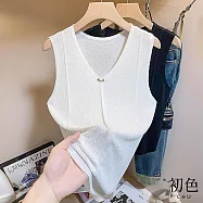 【初色】休閒紋理純色縫紉扣裝飾V領無袖內搭打底冰絲吊帶針織背心女背心-共2色-11985(F可選) F 白色