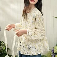 【MsMore】 鏤空花邊蓬蓬娃娃衫長袖上衣# 125693 M 花紋色