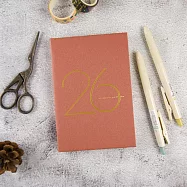 【conifer綠的事務】2026年50K年旅軟背精裝橫式週誌 夕暮紅