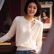 【初色】休閒簡約純色串珠鍊式鏤空圓領長袖交襟針織毛衣上衣女上衣-共3色-15438(F可選) F 米白色