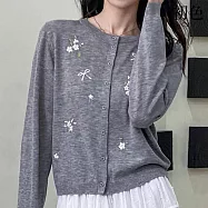 【初色】日系純色圓領小花蝴蝶結刺繡單排釦長袖針織外套女外套-共5色-15635(F可選) F 灰色