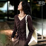 【初色】純色修身顯瘦褶皺V領長袖T恤針織衫上衣女上衣-共2色-15806(M-XL可選) XL 紅咖色