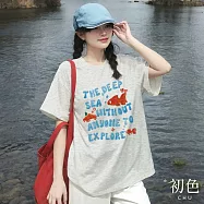 【初色】大碼美式休閒寬鬆圓領字母印花落肩短袖T恤上衣女上衣-共3色-19624(M-3XL可選) M 白灰色
