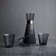 Rosendahl Grand Cru 摺紋玻璃水瓶 (1L、煙燻灰)