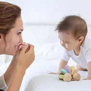 泰國Plantoys 原木感統玩具-彎彎彩虹車(馬卡龍)