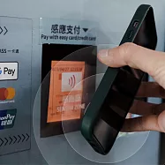 ABSOLUTE LINKASE 悠遊卡官方認證一嗶就過MagSafe悠遊嗶嗶殼_皮革款 iPhone 15 6.1吋專用 (多色可選) 森林綠