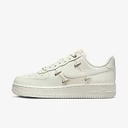 Nike Wmns Air Force 1 &rsquo;07 LX CN [FV3654-111] 女 休閒鞋 經典 小金勾 米白 25.5cm 米/金