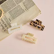 O&rsquo;Pretty 歐沛媞 高質感韓系鯊魚髮夾-多款可選 米