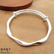 23.85g。簡約亮面莫比烏斯環可調整式999足銀純銀手環手鐲《附贈禮盒》