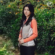 ADISI 女SMAWARM海洋溫控超撥水彈性背心 AV2421079 繡紅 (S-2XL)|蚵殼棉 運動外套 保暖背心 防潑水 抗風 海洋紗 M 栗灰