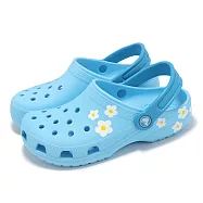 Crocs 洞洞鞋 Classic Daisy Clog K 中大童 印花紋克駱格 玻璃藍 小花 涼鞋 卡駱馳 2112574WD 19.5cm TINTED GLASS