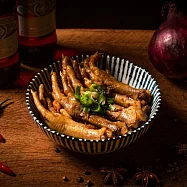 《黑貓探險隊 跨店任選專區》【春水良品】麻辣鳳爪(6支/160g/盒)