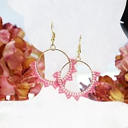 【PinkyPinky Boutique】民族風蕾絲款 手工編織鍍真金圈圈耳環 (櫻花粉)