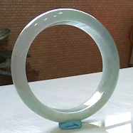 【緻麗珠寶】春彩系列冰糯種淡紫綠骨春帶彩扁玉鐲(18.5-19)【完美品】